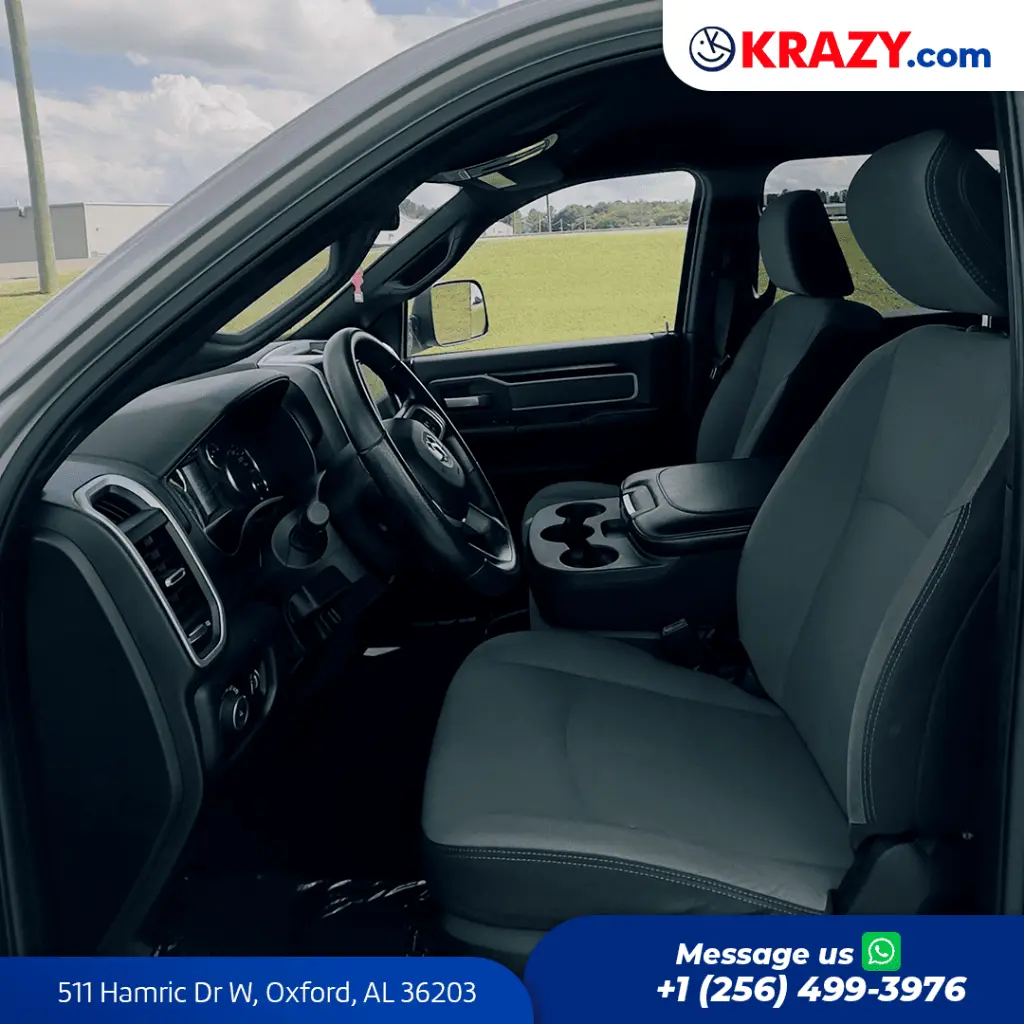 2156_3.2 Front Seats.webp