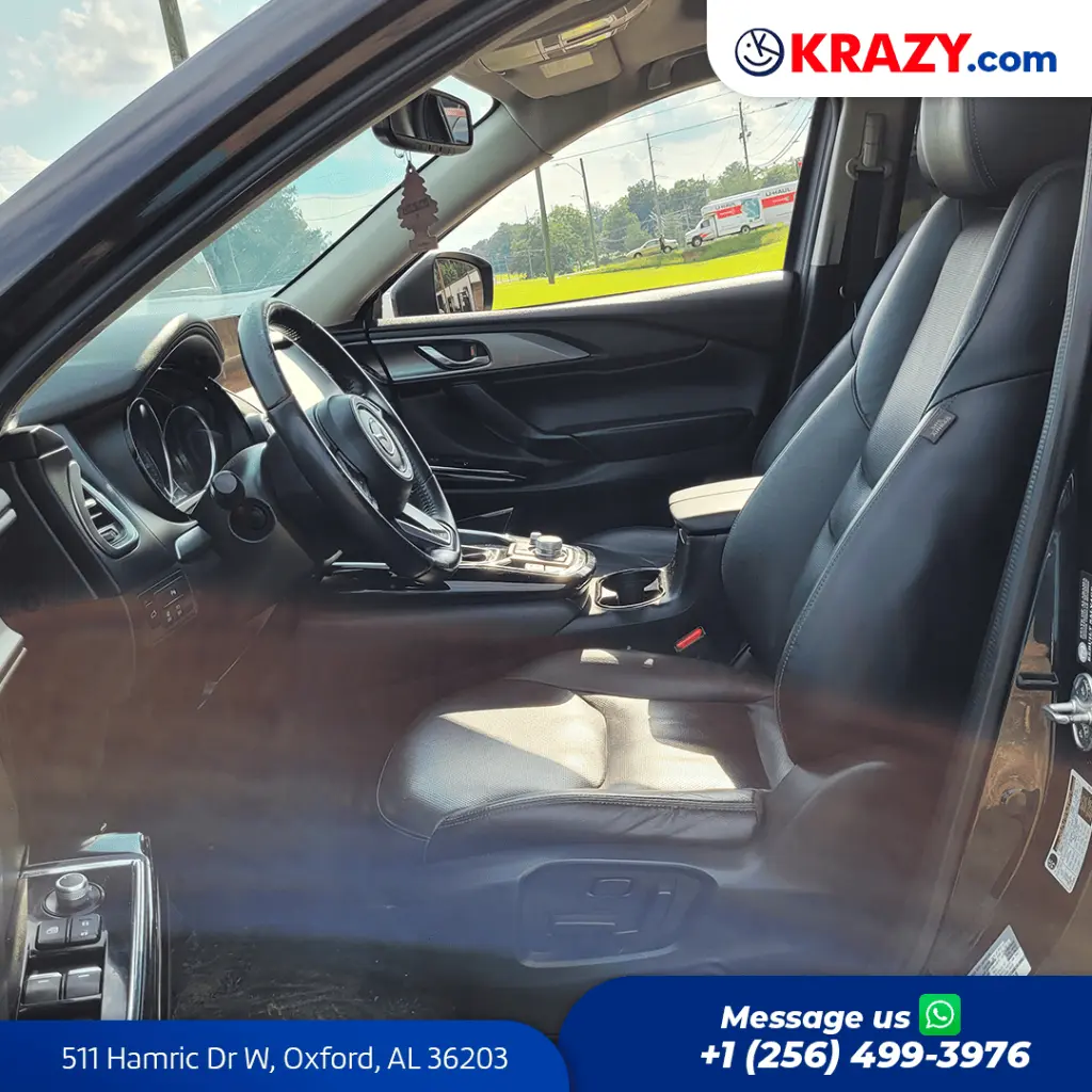 2319_3.2 Front Seats.webp