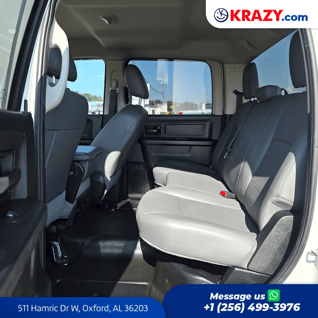 2426_3.3 Rear Seats.webp